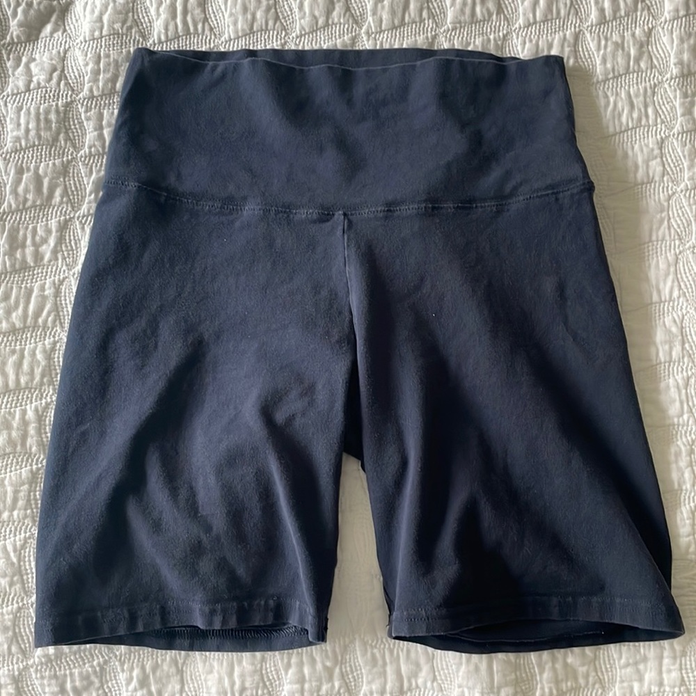 Aritzia Biker Shorts 7”